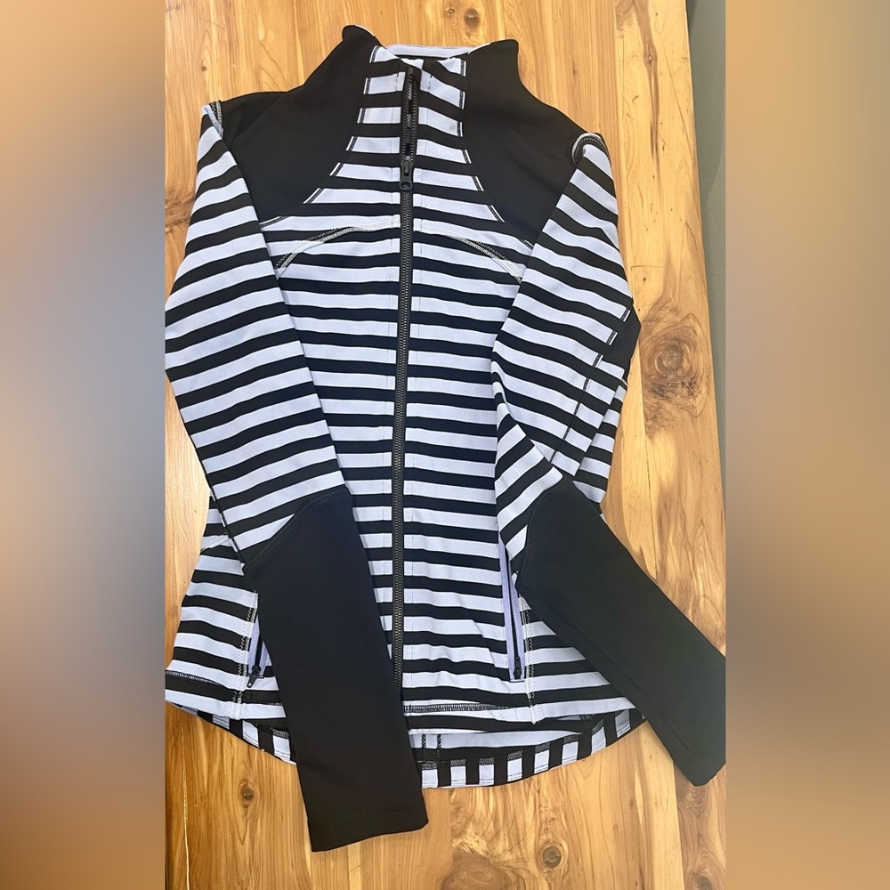 Lululemon zip jacket, size 6 - Picture 1 of 1